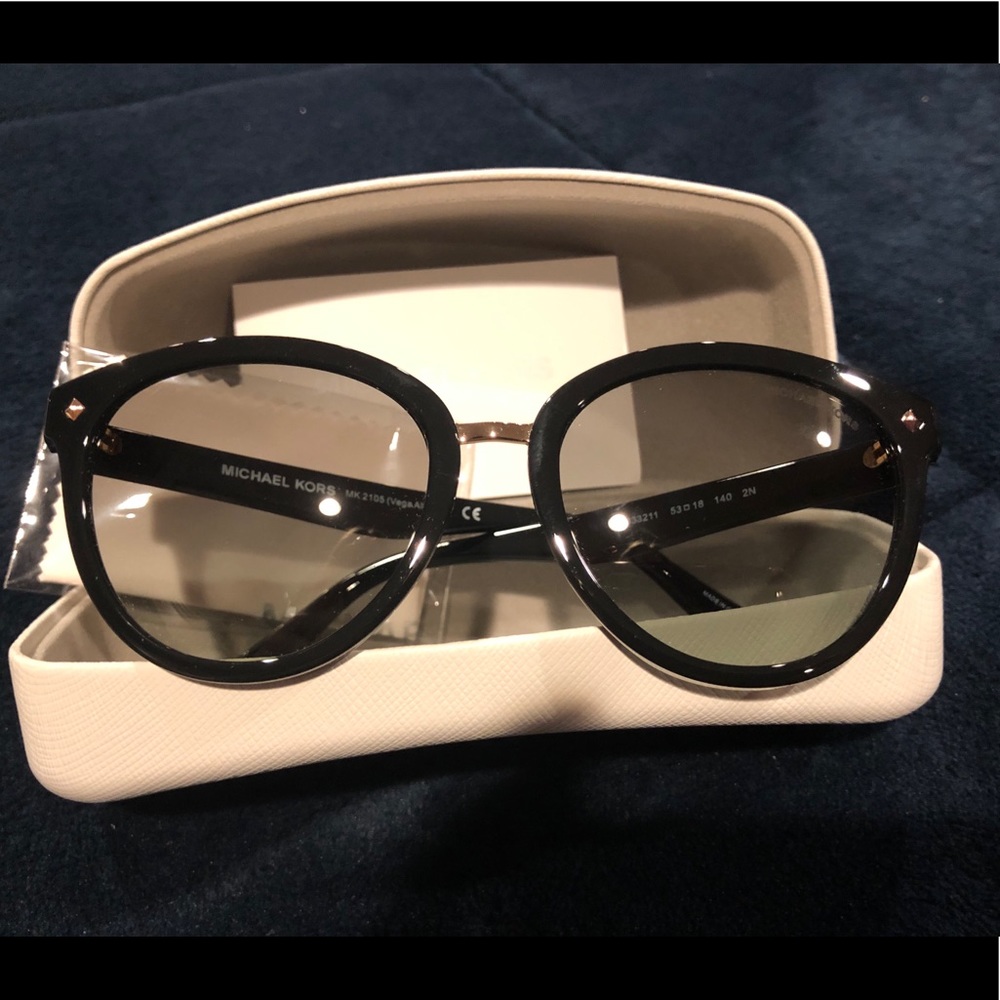 🕶 Michael Kors Sunglasses Brand New!